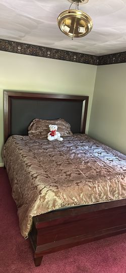 4pc Beautiful Bedroom Set