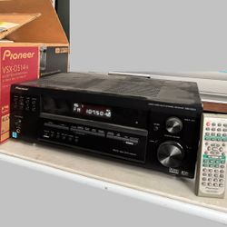 Pioneer VSX-D514-k Receiver with Box and Remote