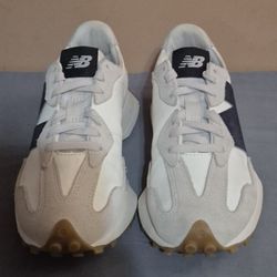 New Balance 327 "Moonbeam Outerspace" - Wm(Sz 8)