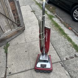 Heavy Duty Quick Kleen Vacuum