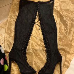 Lace boots size 6