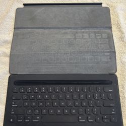 1st Gen iPad 12.9” Apple Keyboard Type Cover