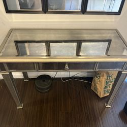 Mirrored Entry Table / Side table
