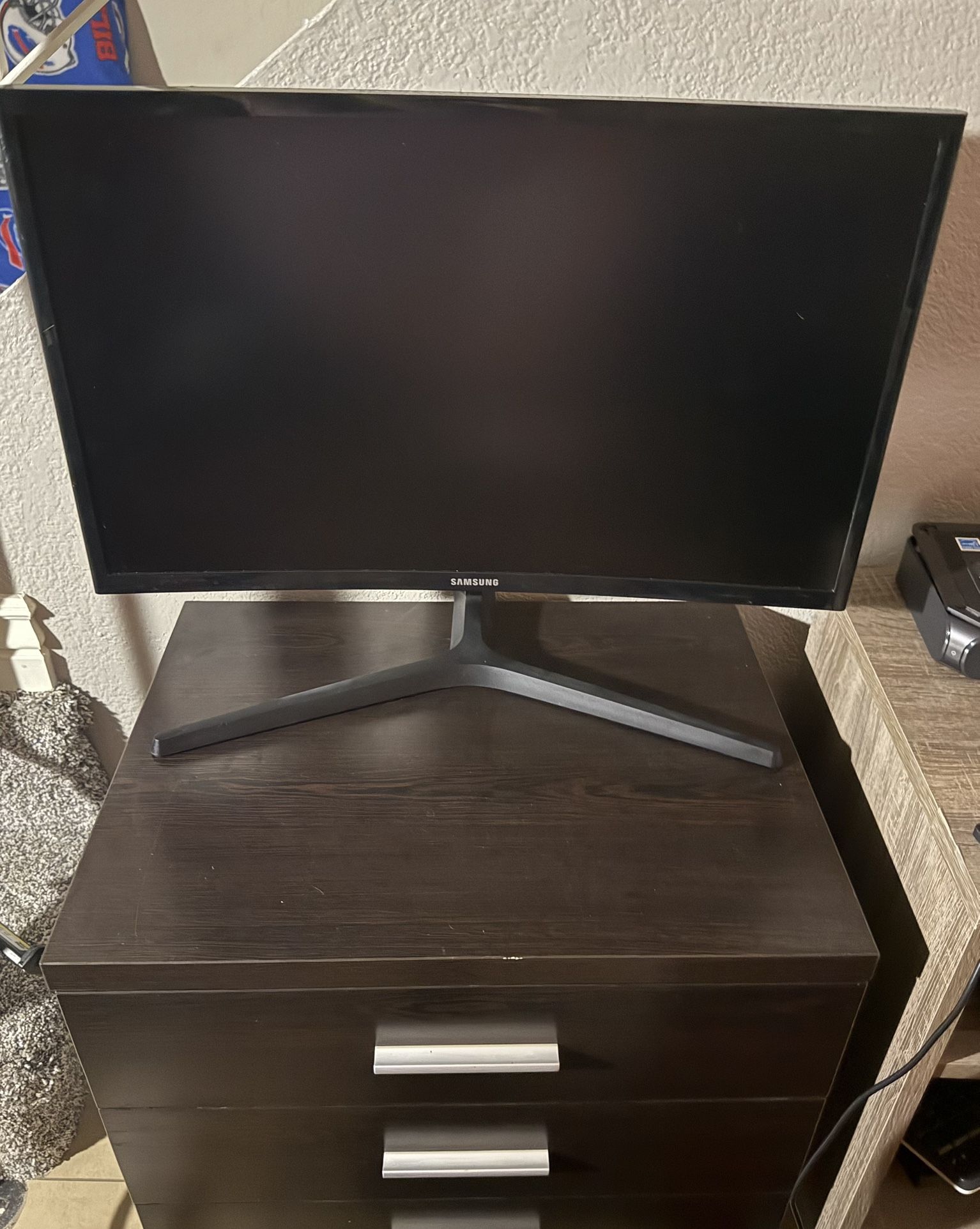 Samsung 24” 144Hz Curved FHD Gaming Monitor - FreeSync, Like New!