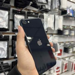 iPhone SE 3 Gen 64GB UNLOCKED 