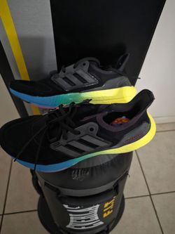 Adidas ultraboost 22 size 10