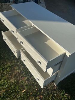 6 Drawer White Dresser 59”Lx20”Wx30.5”H