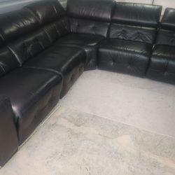 SECTIONAL GENUINE LEATHER RECLINER ELECTRIC BLACK COLOR.. DELIVERY SERVICE AVAILABLE 🚚💥🚚