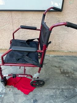Transportation chair no footrest