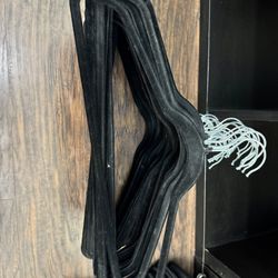 50 Hangers 