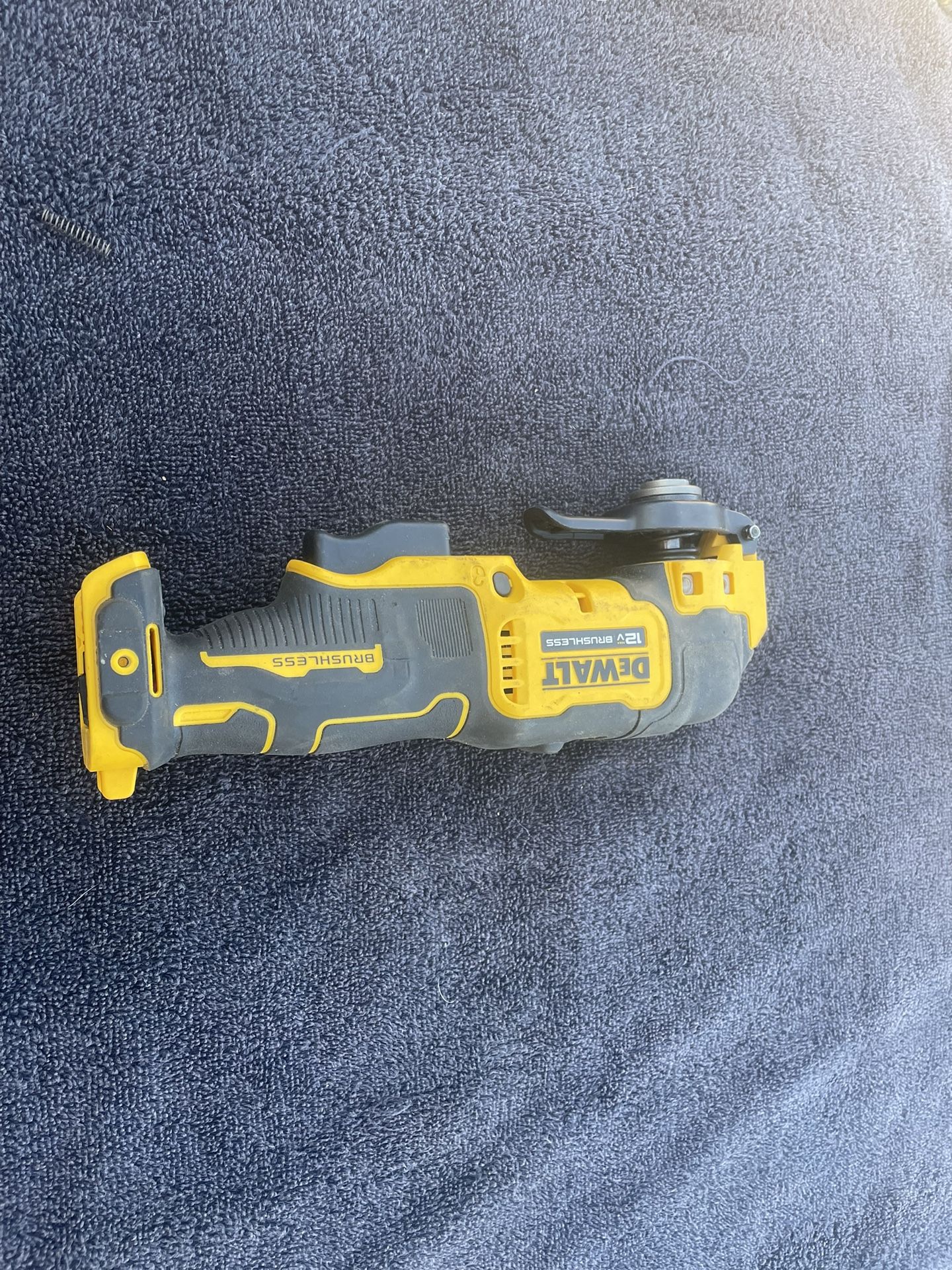 DeWalt DCS354B ATOMIC™ 20V MAX Cordless Brushless Oscillating Multi-Tool
