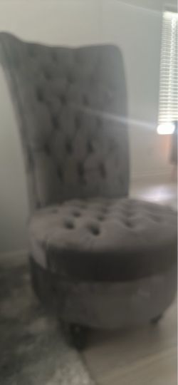Gray Tufted High-Back Accent Chair