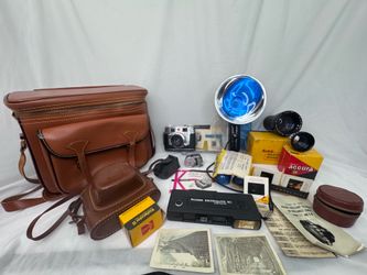 Kodak Signet 35 & Ektralite 10 Camera Lot w/ Bag Flash Meter Flashbulbs by