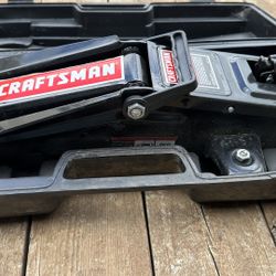 Floor  Jack. 