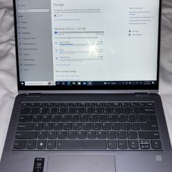 Touch Screen Laptop Turns To Tablet 