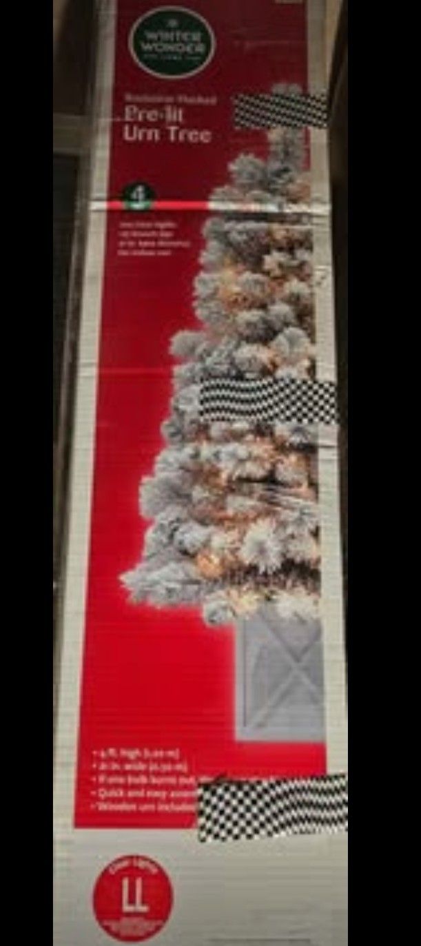 White Cristmas Tree 🎄 