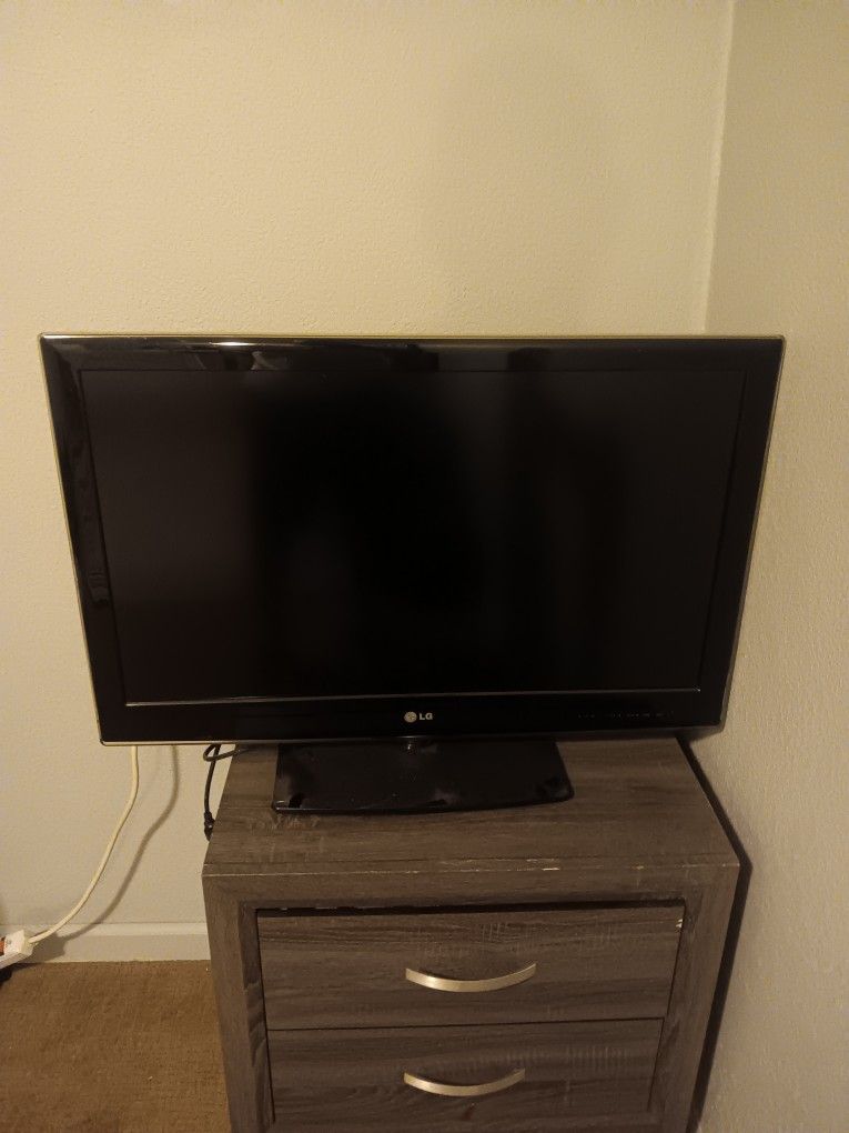 LG "32" Flat Screen T.V