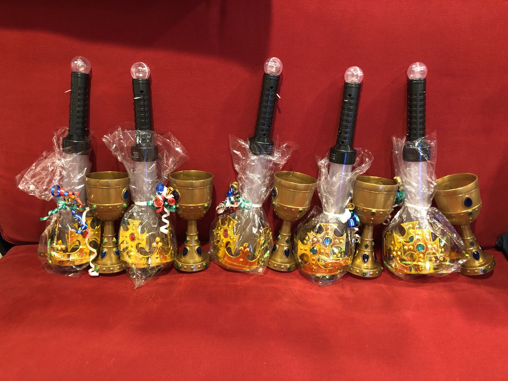Knight party favors (5) - crown, goblet, light-up sword