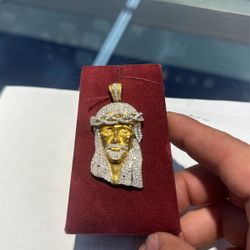 10k 16.5 Grams Yellow Gold religious Pendant 