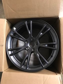 Tesla Model Y Gemini Gray 19” rim