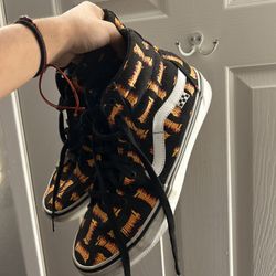 Trasher Vans Skating 