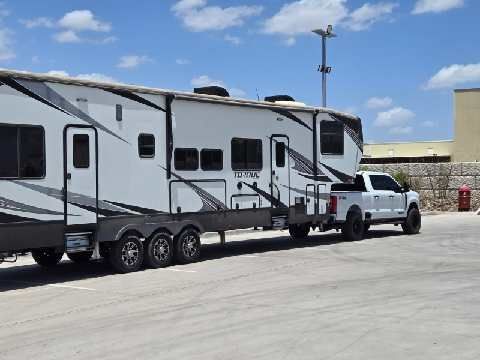 2019 44 ft toy hauler 17 ft