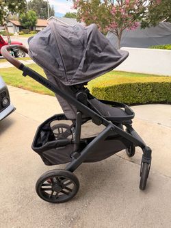 Uppababy Vista Stroller with Bassinet and Other Accessories