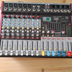 Powered Mixer 