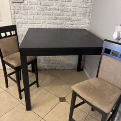 Bar Table With 2 Stools 