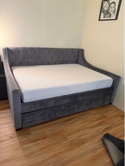 Full day bed with trundle
