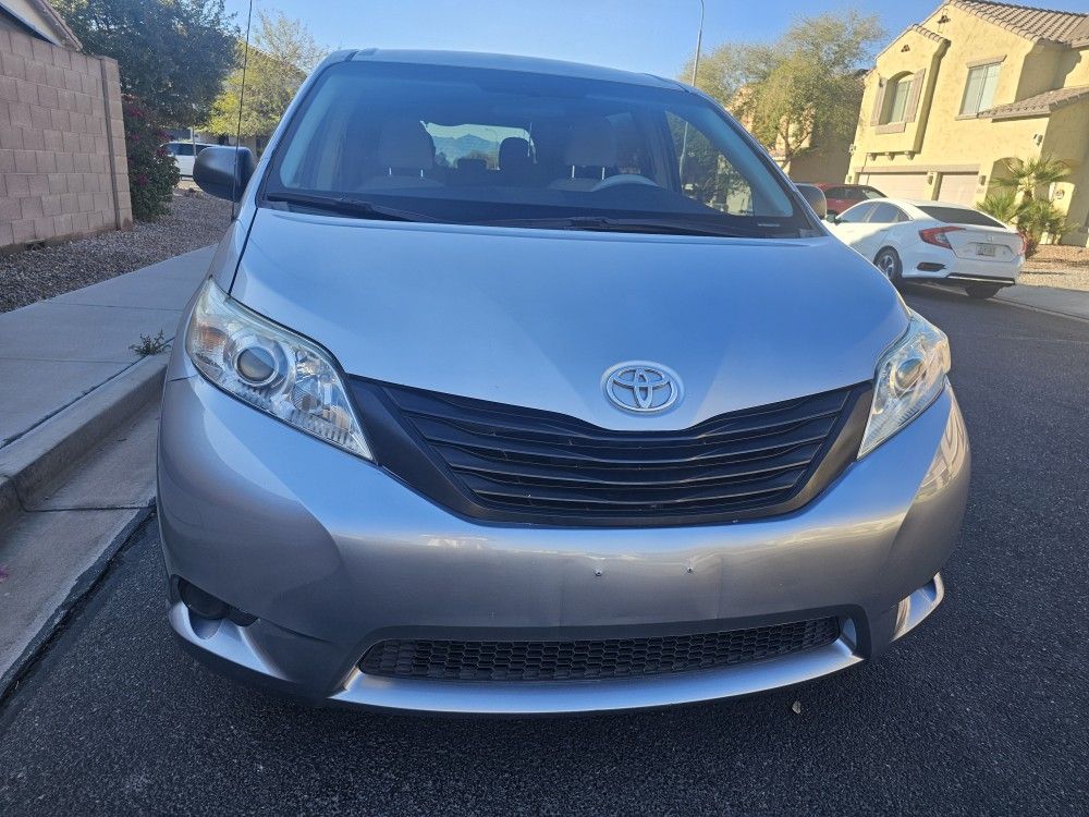 2011 Toyota Sienna