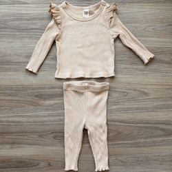 Adorable 2-Piece Baby Girl Outfit – Ruffle Top & Pants, 1-3 Months