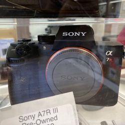 Sony A7R III PREOWNED