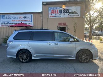 2015 Toyota Sienna SE 8-Passenger