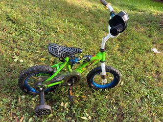 Hot Wheels Kids Bike with Training Wheels