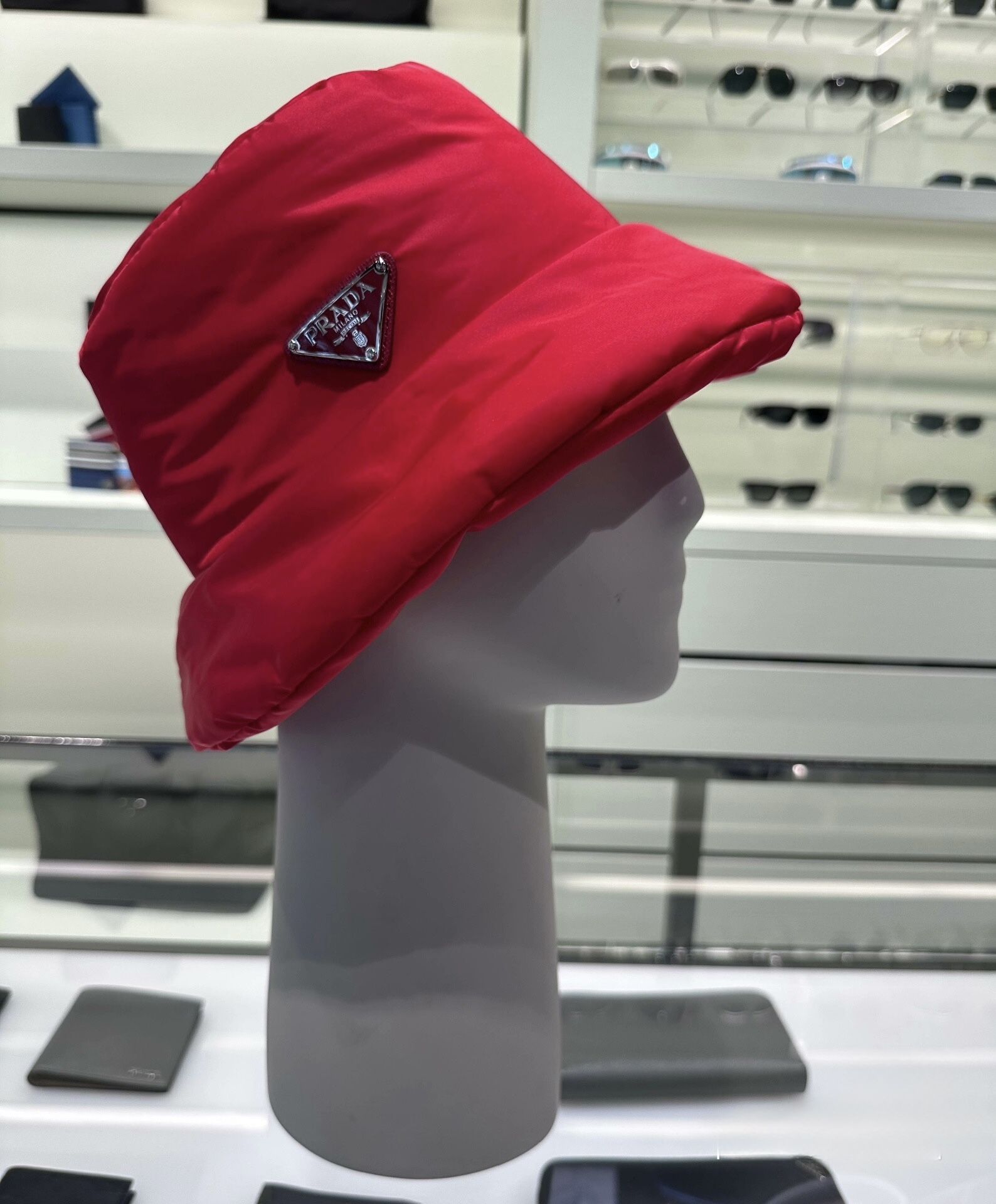 Authentic Prada Re-Nylon Metal Triangle Logo Mens Padded Bucket Hat M Rosso