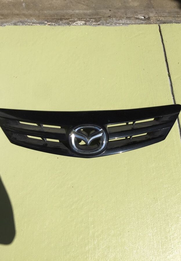 Mazda 3 Hatchback front grill ( Car Part )