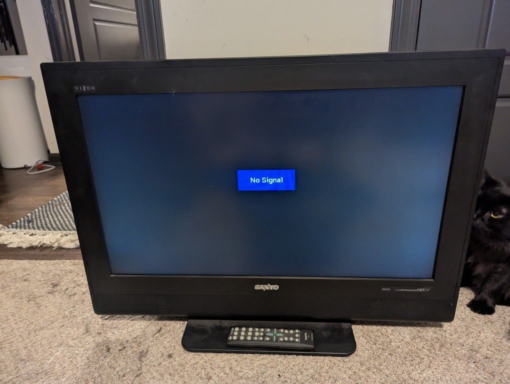 Sanyo HD TV 31in With Remote