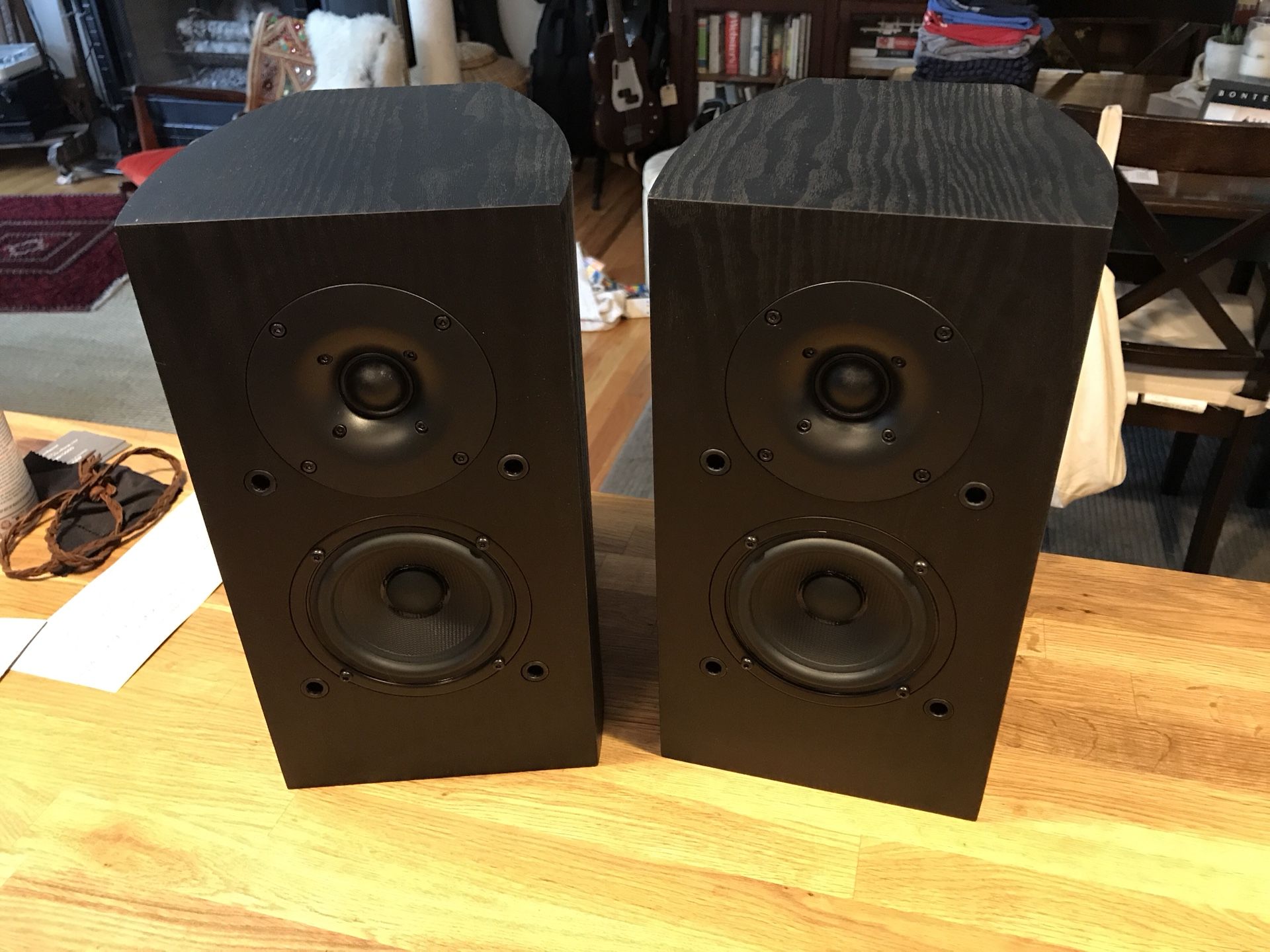 Pioneer SP-BS22-LR Andrew Jones designed bookshelf speakers