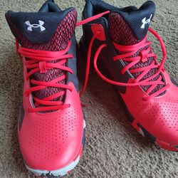 Under Armour Mens Shoes Excellent Condition!