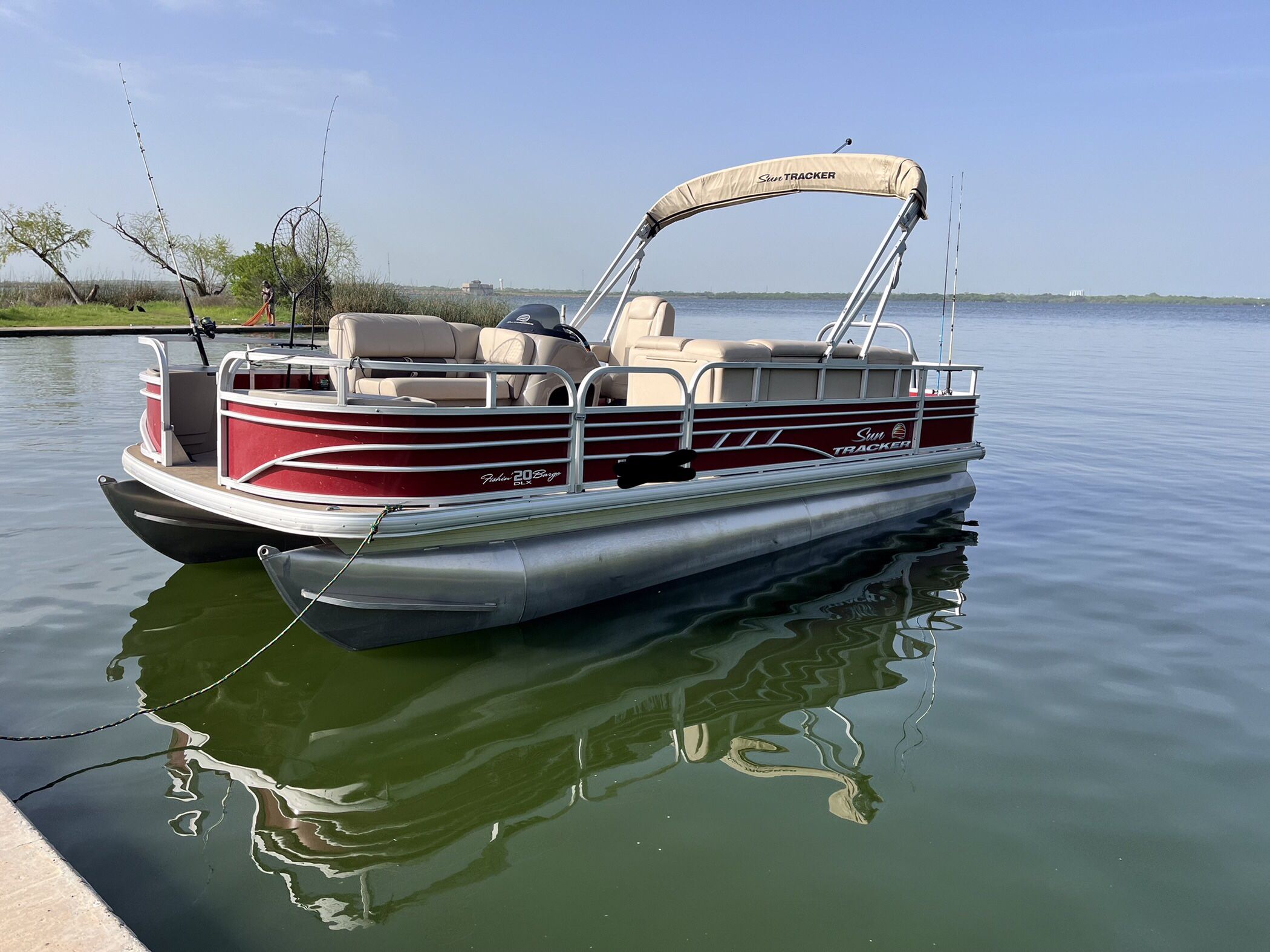 2021 sun tracker pontoon 20ft fishing boat