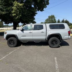 Snug Top Rebel Canopy - Cement Gray - Toyota Tacoma - 2016-2023