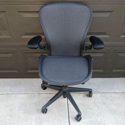 Herman Miller Aeron Remastered Office Chair
Size: C