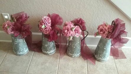 Flower pitchers