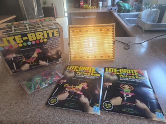 Vintage 1978 Lite-Brite toy complete works!