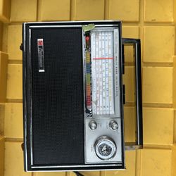 vintage Craftsman Solid State Multi-Band Portable Radio, specifically Model 9333, likely manufactured in the early 1970s