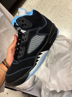Jordan 5 UNC size 9.5 Deadstock