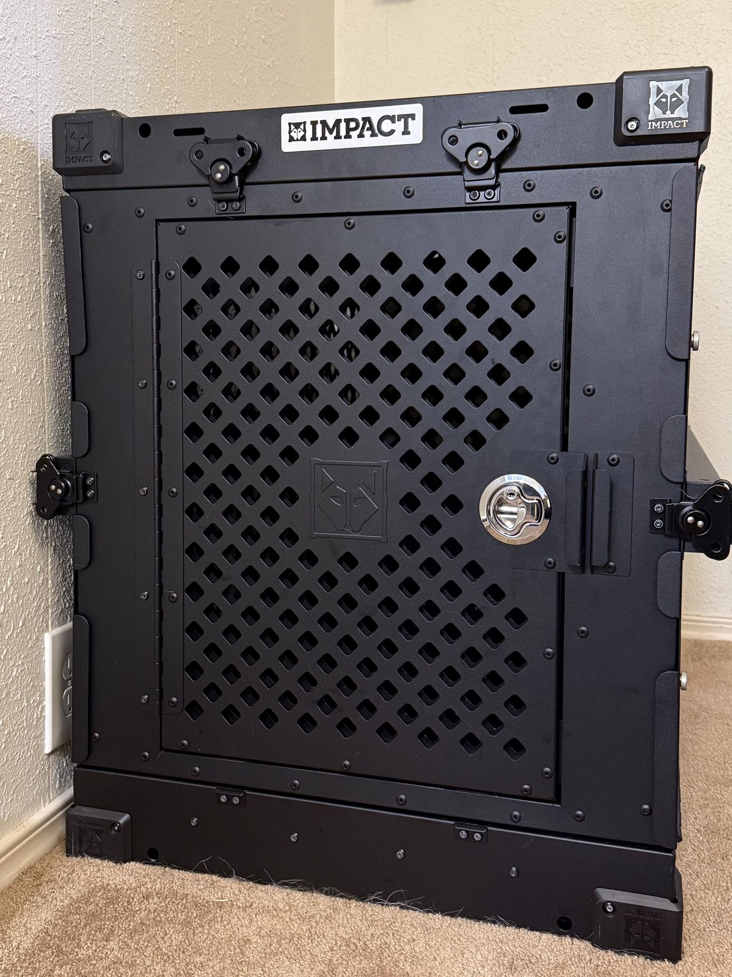 IMPACT DOG CRATE 40”