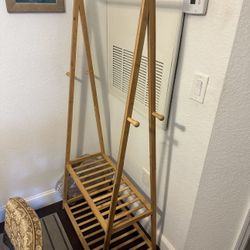 CLOTHING RACK MUST GO