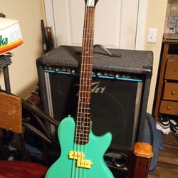 Kilker80s Mijapan Arbor Voyager Bass, And Peavey 60 Watt Bass Amp These Sound Awesome Guaranteed  150 Bucks Gets The whole Setup